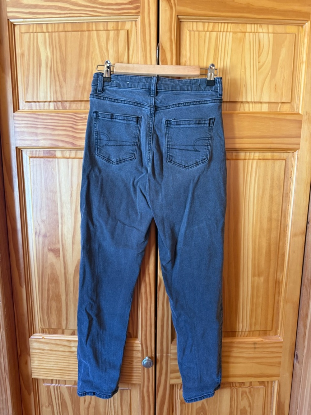 American Eagle mom jean - Picture 2 of 5